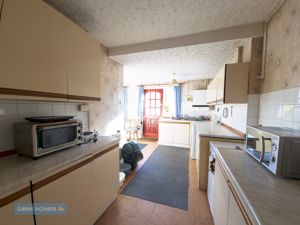 Kitchen- click for photo gallery